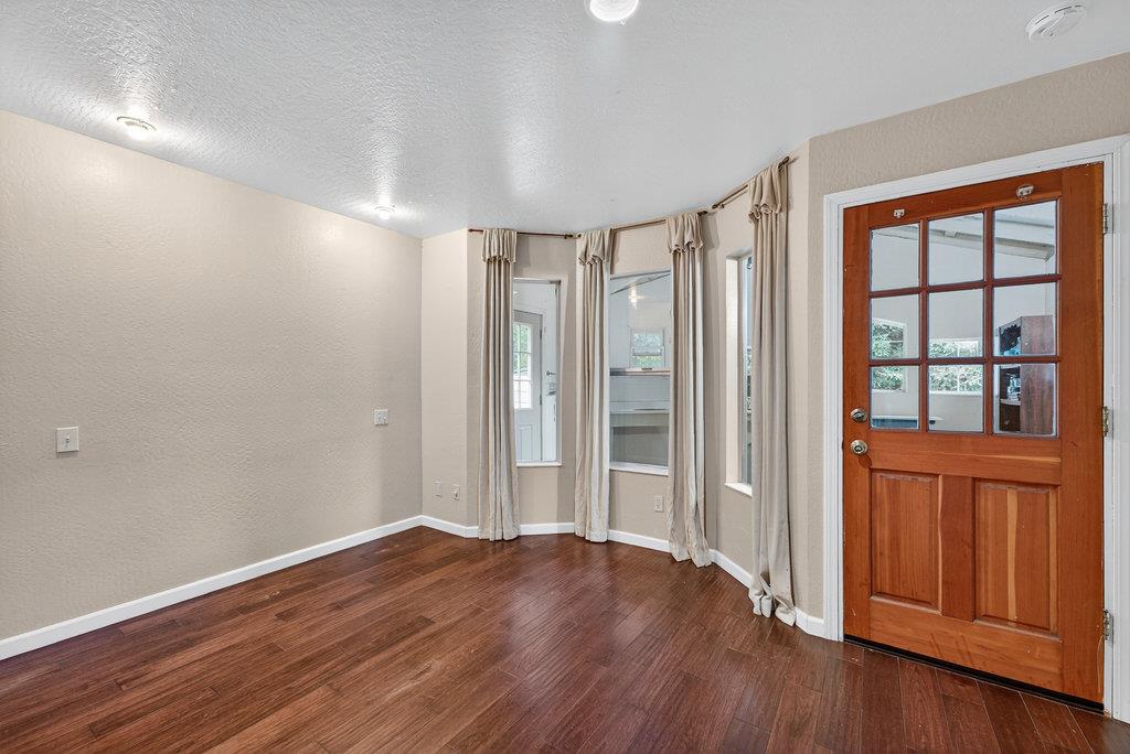 Detail Gallery Image 15 of 34 For 885 Larkin Valley Rd, Watsonville,  CA 95076 - 2 Beds | 2 Baths