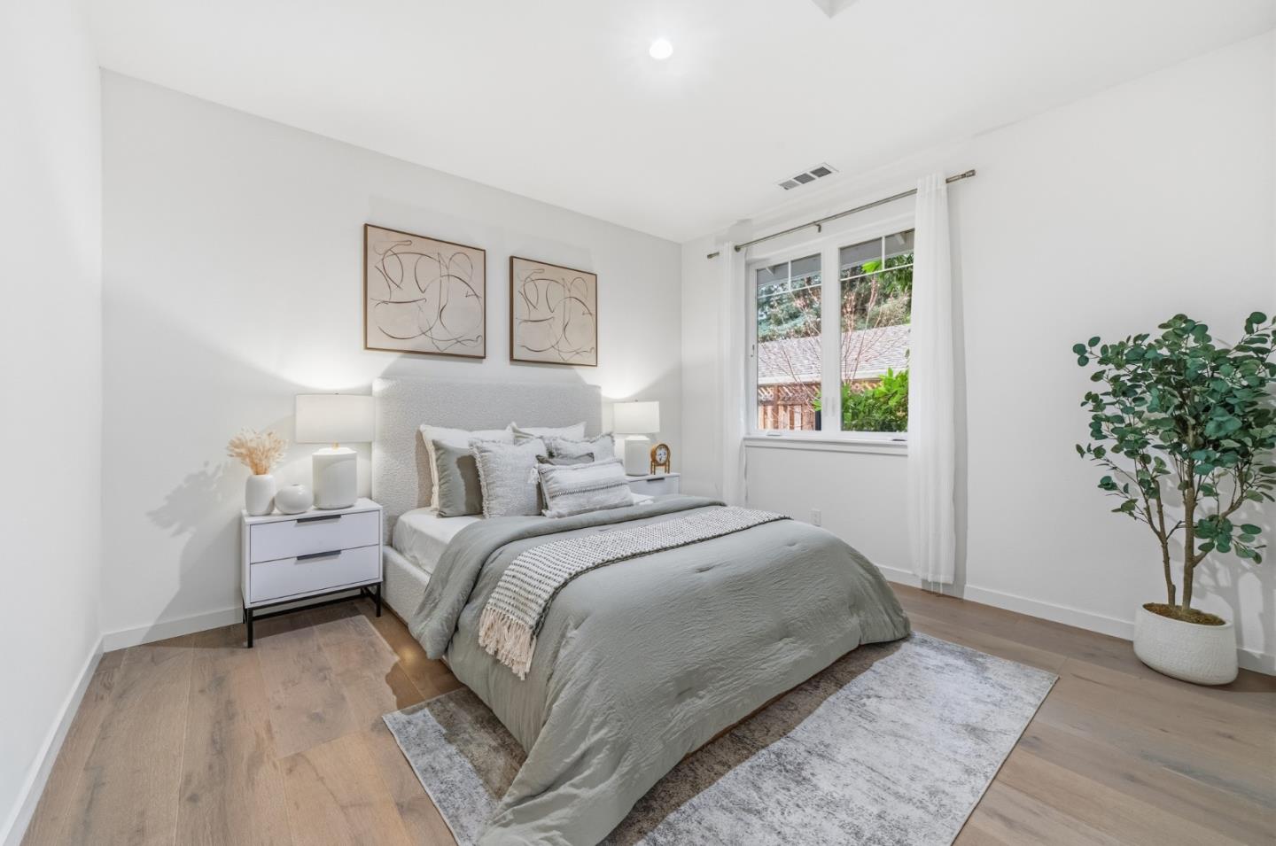 Detail Gallery Image 16 of 34 For 139 Flynn Ave, Mountain View,  CA 94043 - 3 Beds | 3/1 Baths