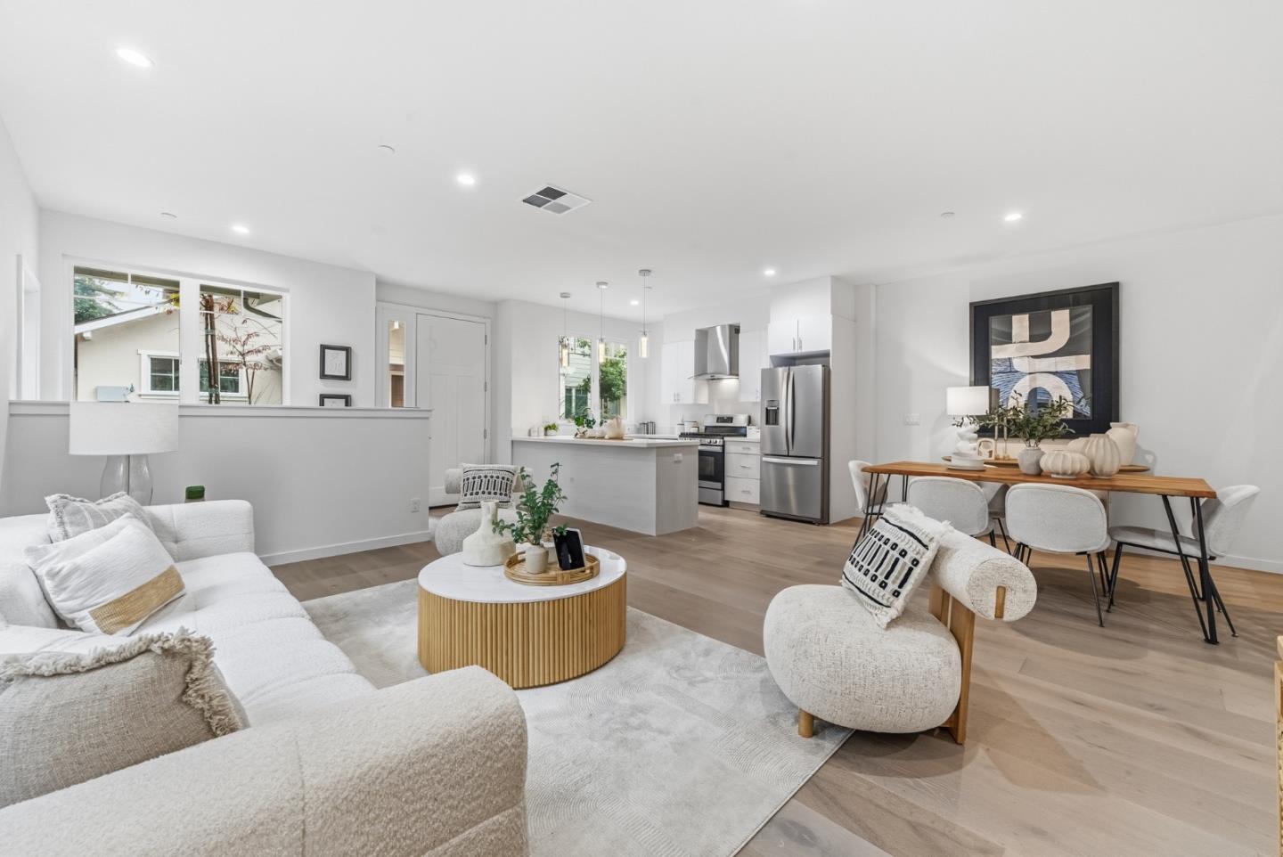 Detail Gallery Image 6 of 34 For 139 Flynn Ave, Mountain View,  CA 94043 - 3 Beds | 3/1 Baths