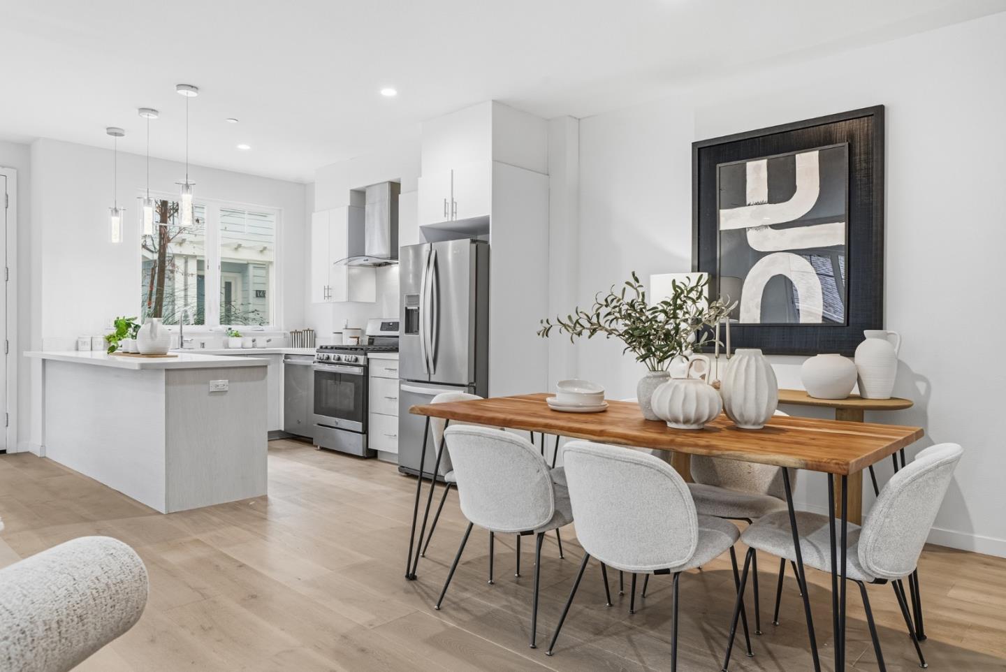 Detail Gallery Image 9 of 34 For 139 Flynn Ave, Mountain View,  CA 94043 - 3 Beds | 3/1 Baths