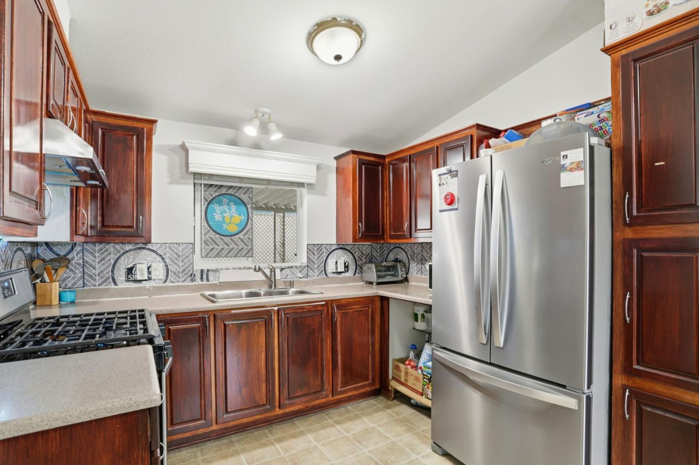 Detail Gallery Image 16 of 37 For 2580 Senter Rd #434,  San Jose,  CA 95111 - 3 Beds | 2 Baths