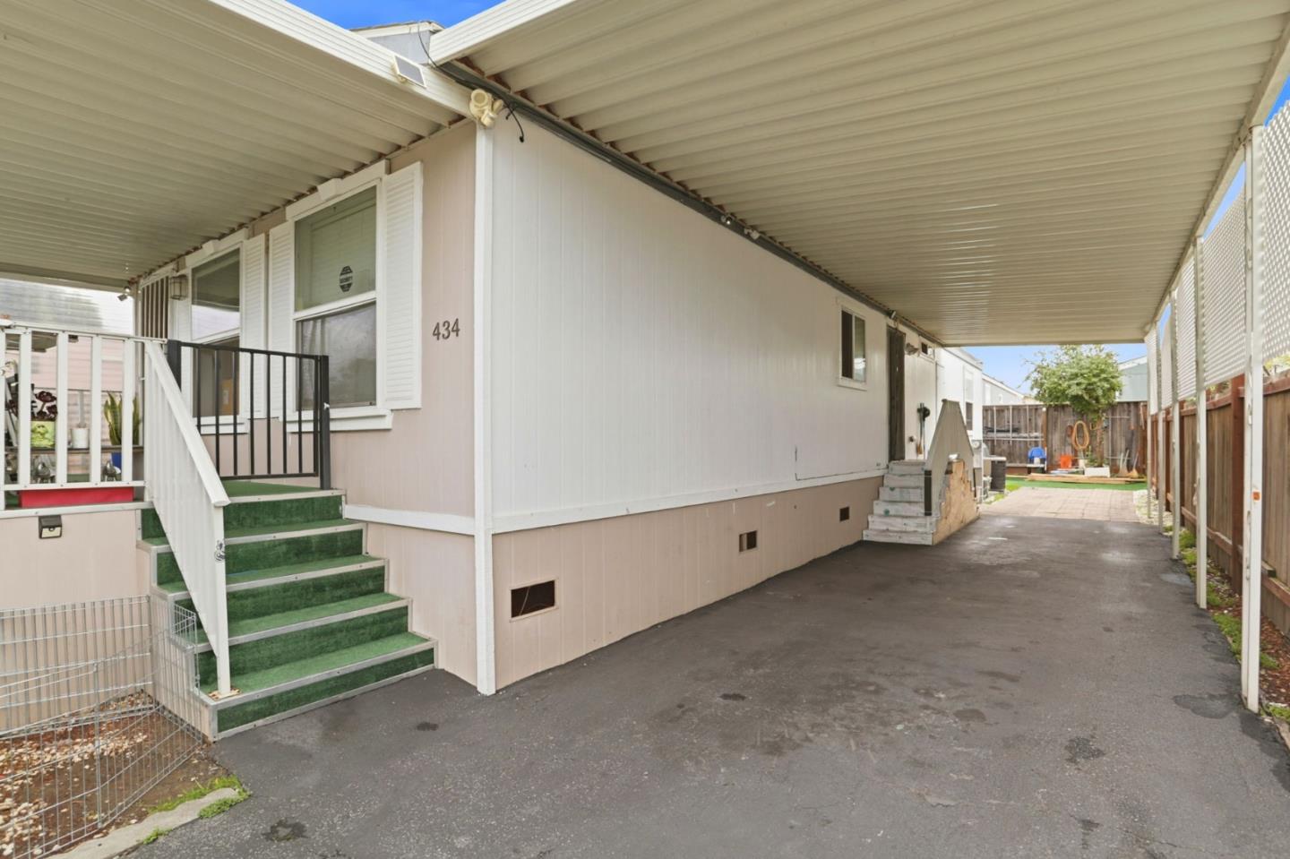 Detail Gallery Image 5 of 37 For 2580 Senter Rd #434,  San Jose,  CA 95111 - 3 Beds | 2 Baths