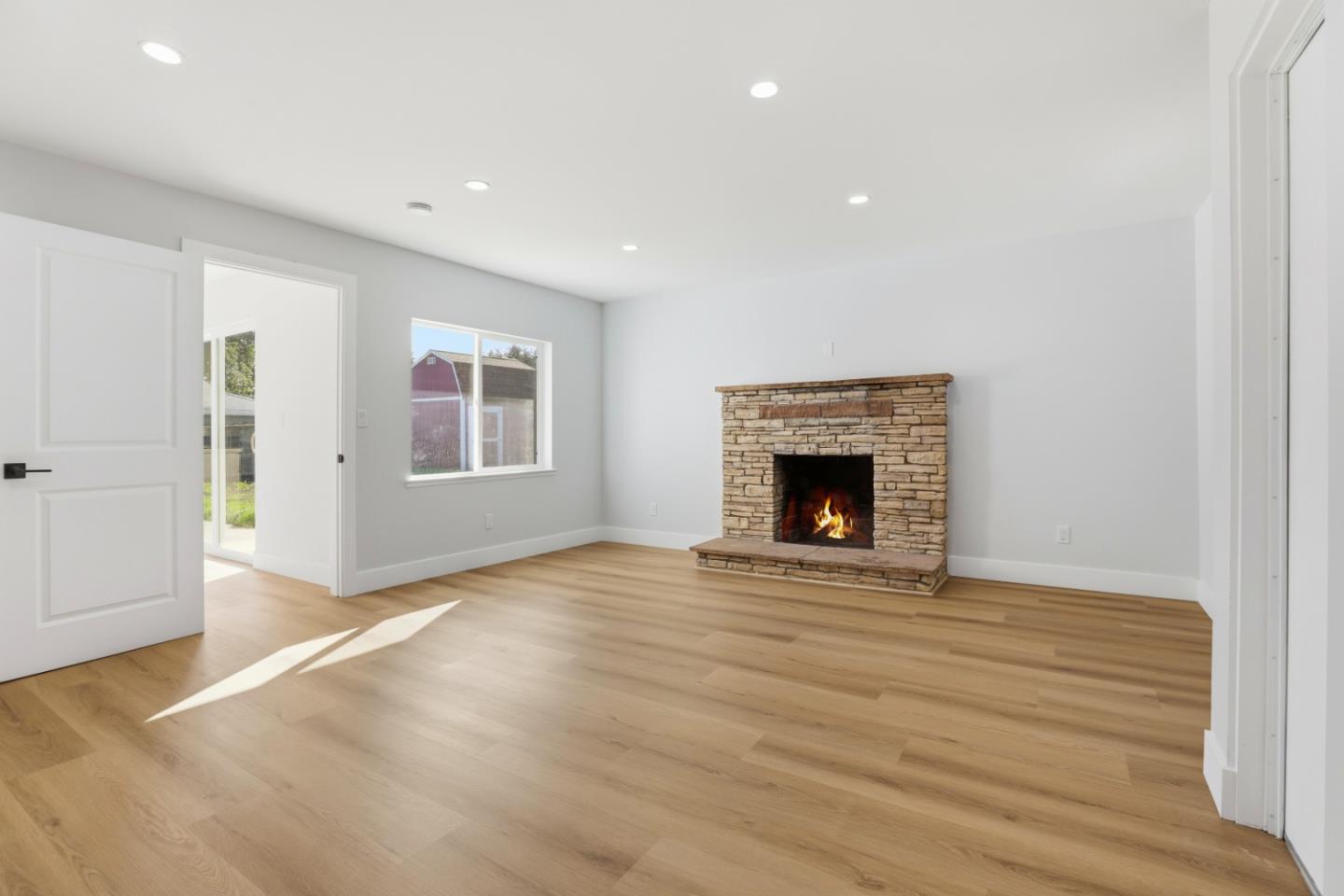 Detail Gallery Image 10 of 32 For 1361 Hillcrest Rd, Hollister,  CA 95023 - 3 Beds | 2 Baths