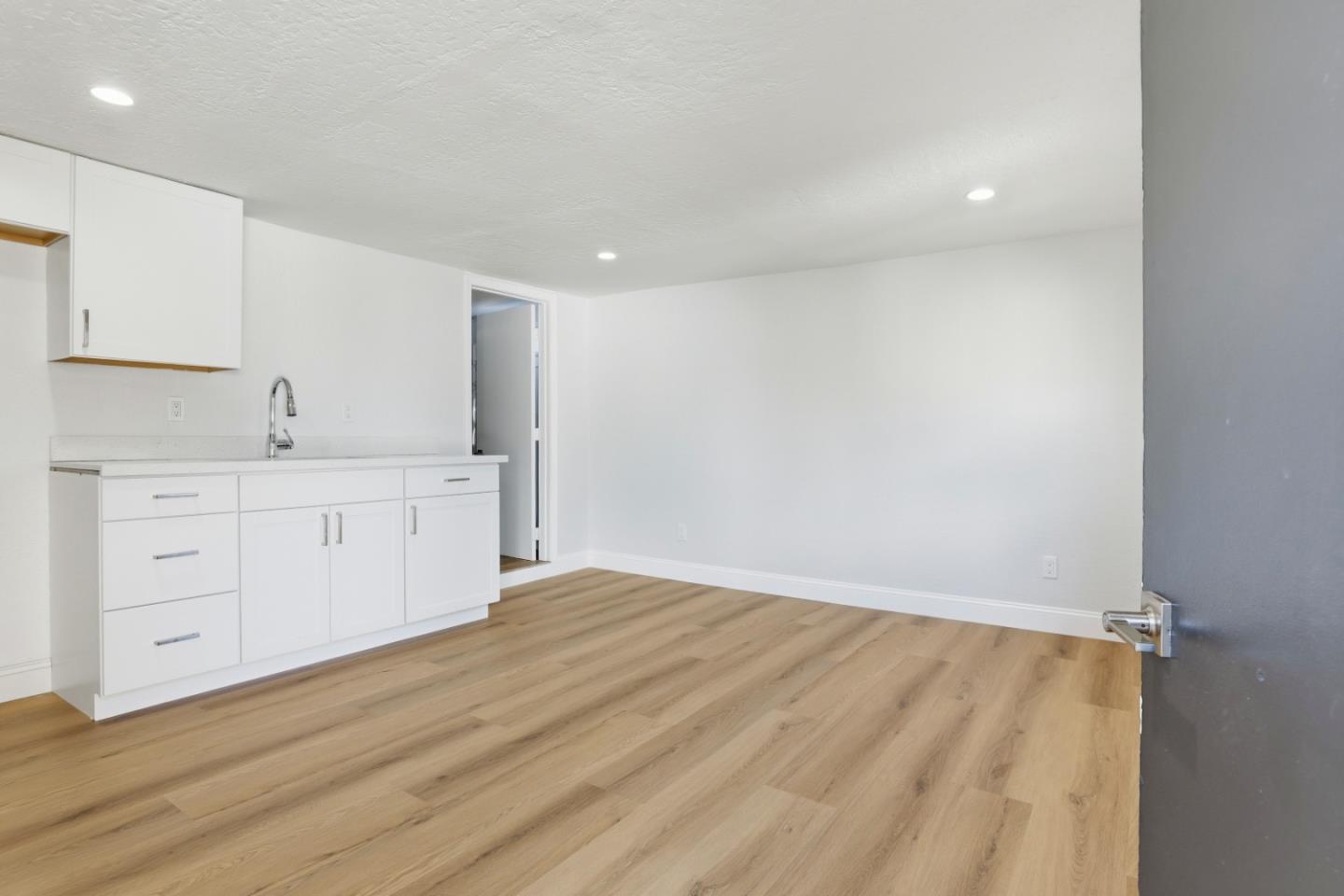 Detail Gallery Image 25 of 32 For 1361 Hillcrest Rd, Hollister,  CA 95023 - 3 Beds | 2 Baths