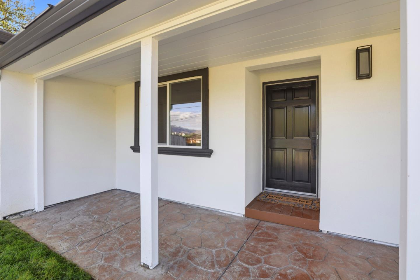 Detail Gallery Image 3 of 32 For 1361 Hillcrest Rd, Hollister,  CA 95023 - 3 Beds | 2 Baths