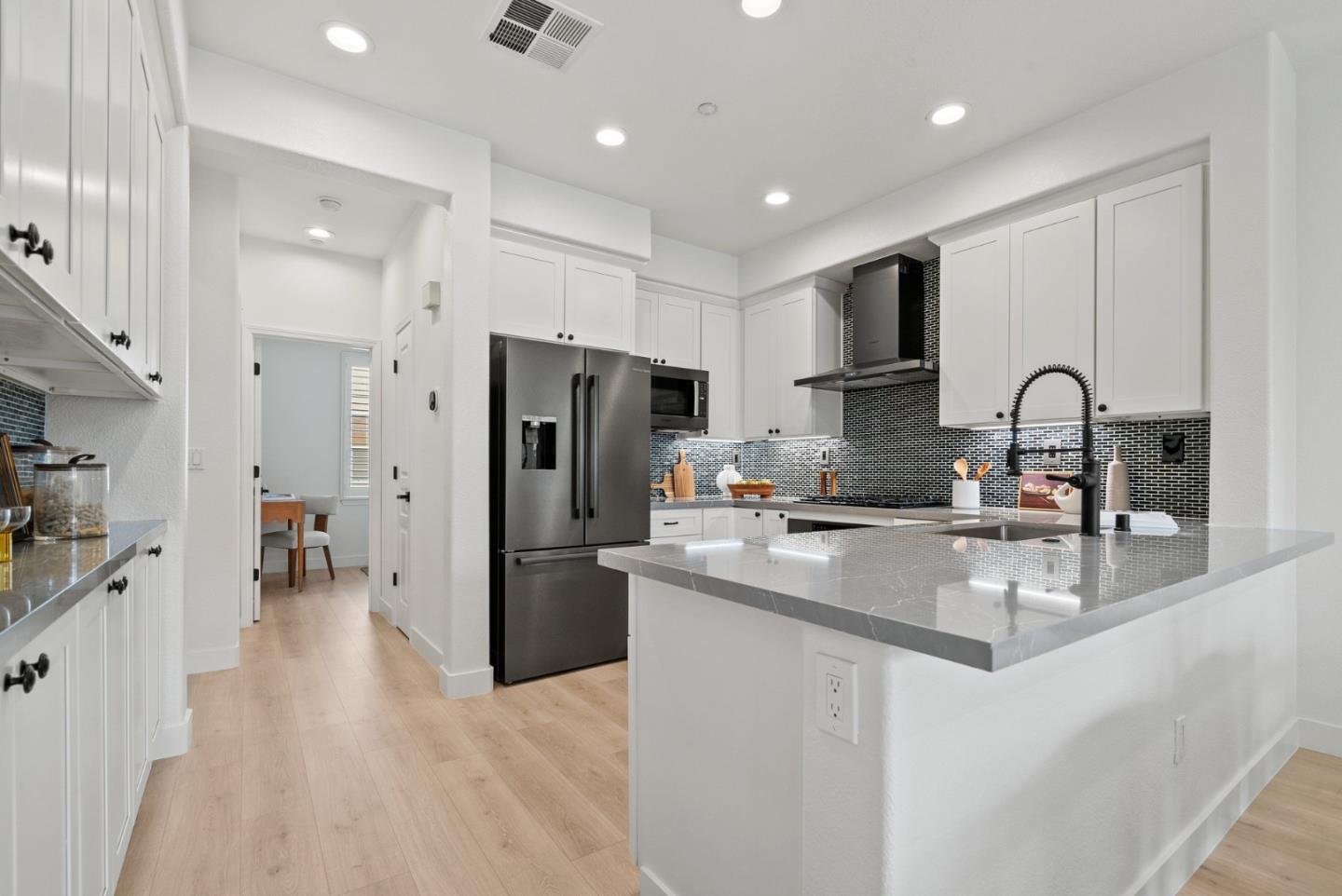 Detail Gallery Image 11 of 50 For 4443 Lick Mill Blvd, Santa Clara,  CA 95054 - 3 Beds | 3 Baths