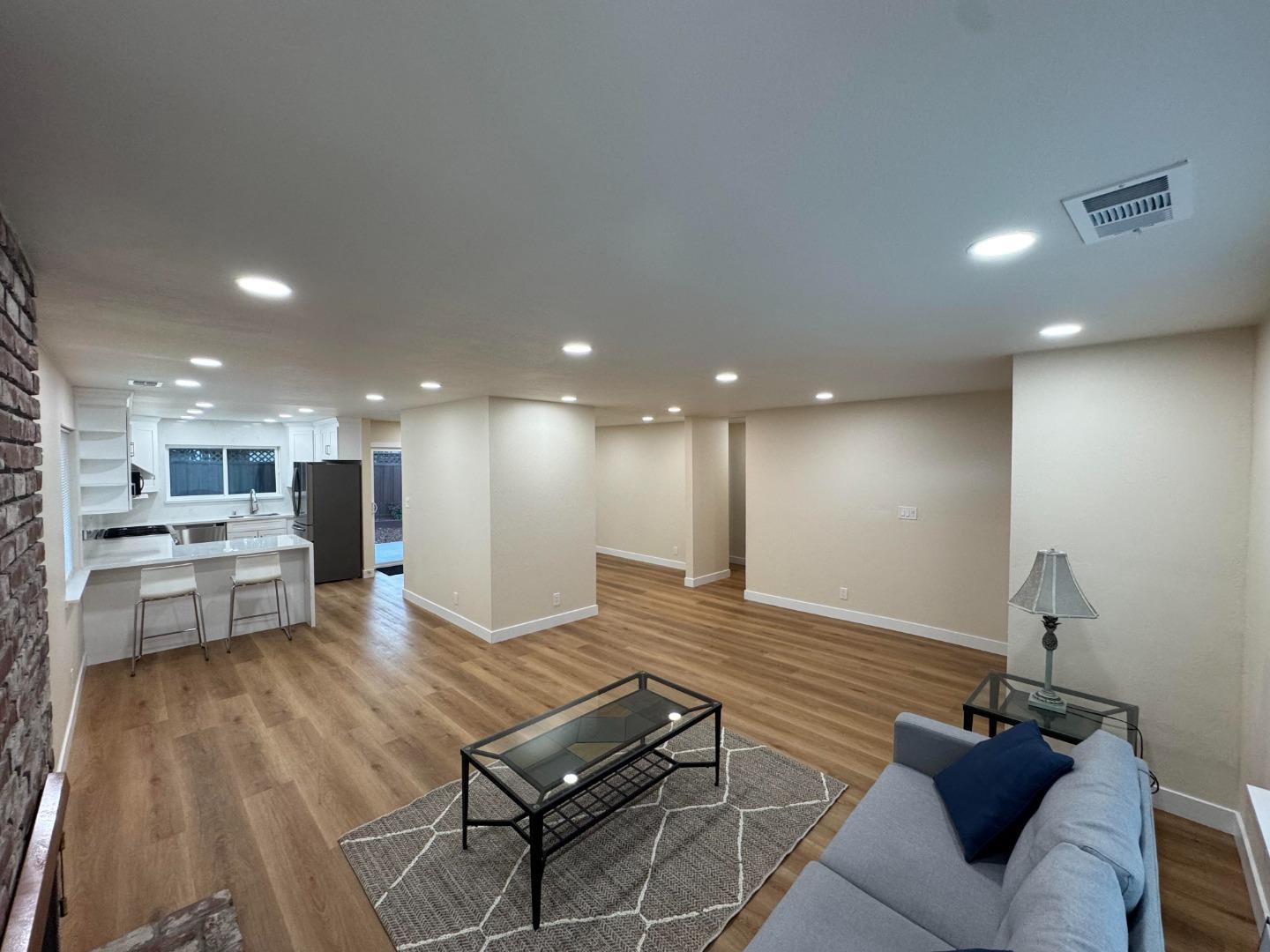 Detail Gallery Image 5 of 31 For 315 Colleen Ct, Morgan Hill,  CA 95037 - 3 Beds | 2 Baths