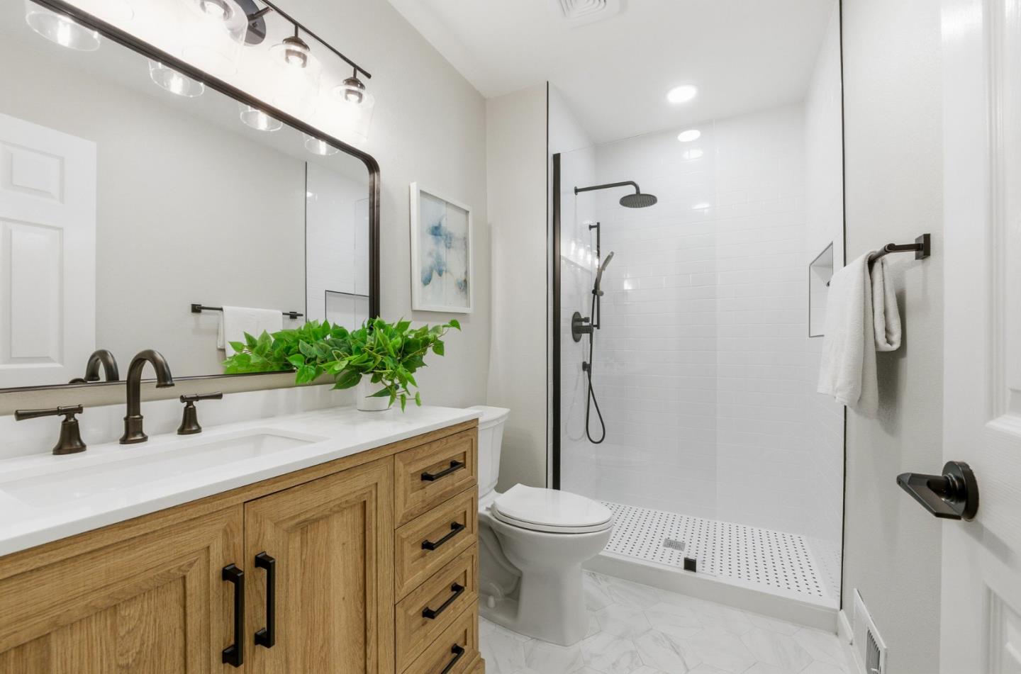 Detail Gallery Image 16 of 41 For 668 Potomac Ct, San Jose,  CA 95136 - 5 Beds | 3 Baths