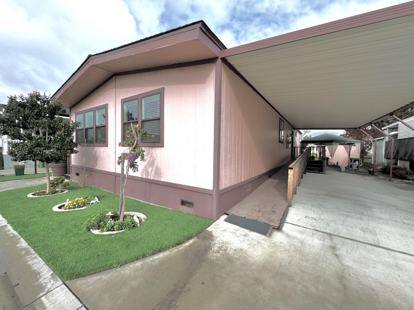 Detail Gallery Image 5 of 25 For 14 Driftwood Trl #14,  Half Moon Bay,  CA 94019 - 2 Beds | 2 Baths