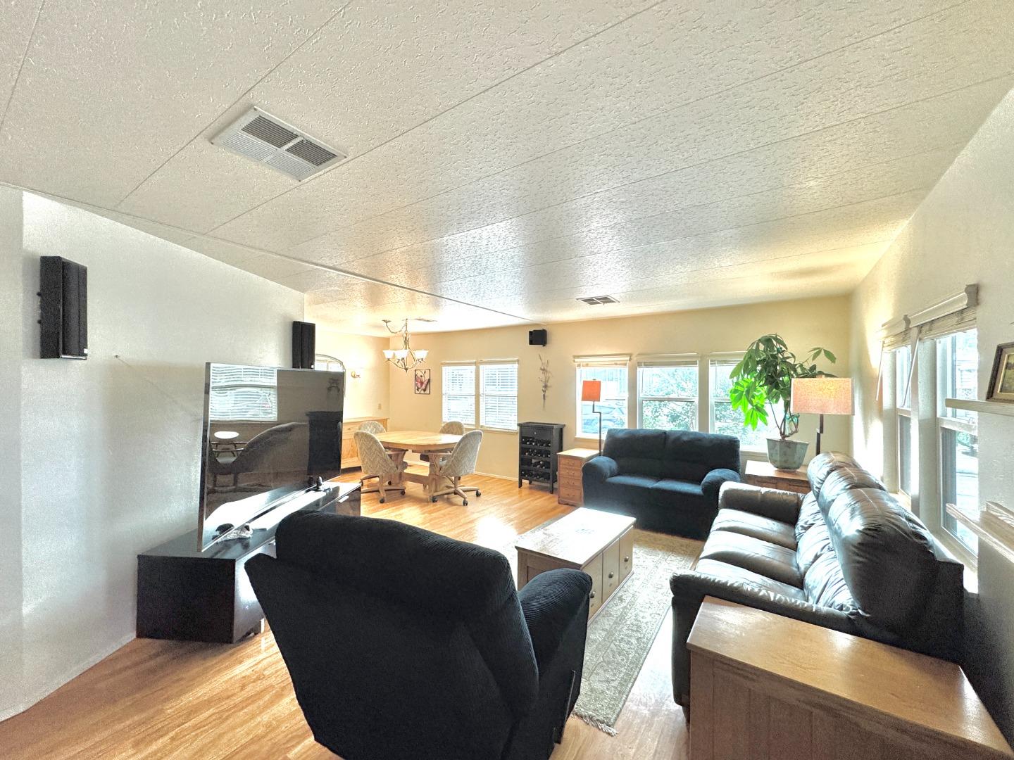 Detail Gallery Image 6 of 25 For 14 Driftwood Trl #14,  Half Moon Bay,  CA 94019 - 2 Beds | 2 Baths