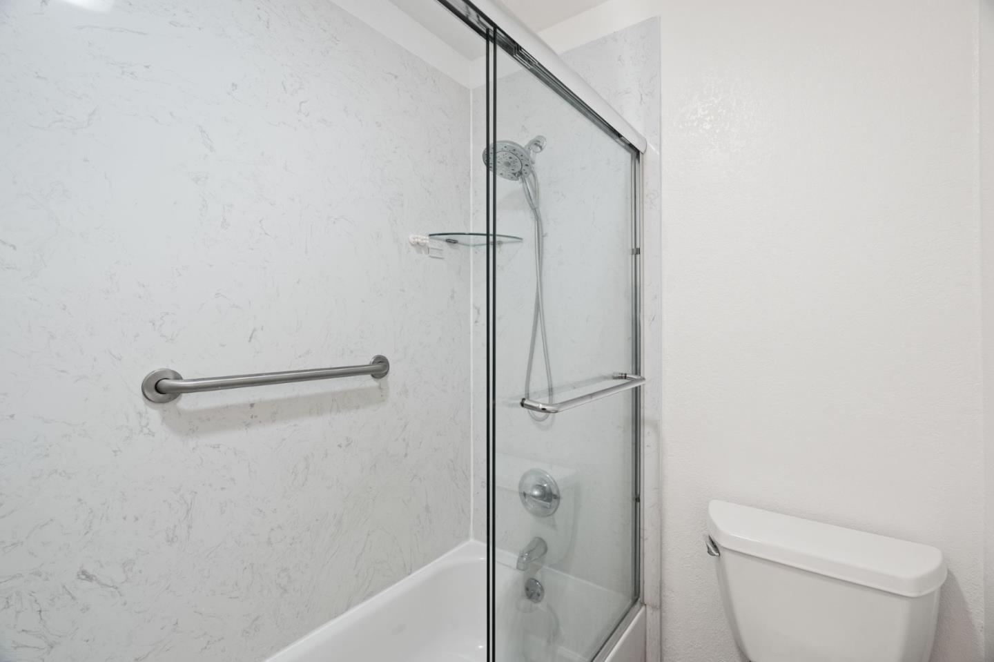 Detail Gallery Image 17 of 28 For 1033 Crestview Dr #207,  Mountain View,  CA 94040 - 2 Beds | 2 Baths