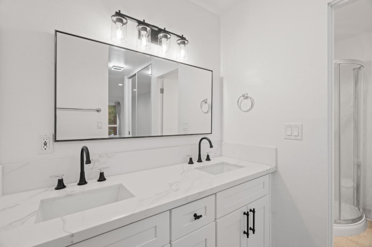 Detail Gallery Image 21 of 28 For 1033 Crestview Dr #207,  Mountain View,  CA 94040 - 2 Beds | 2 Baths