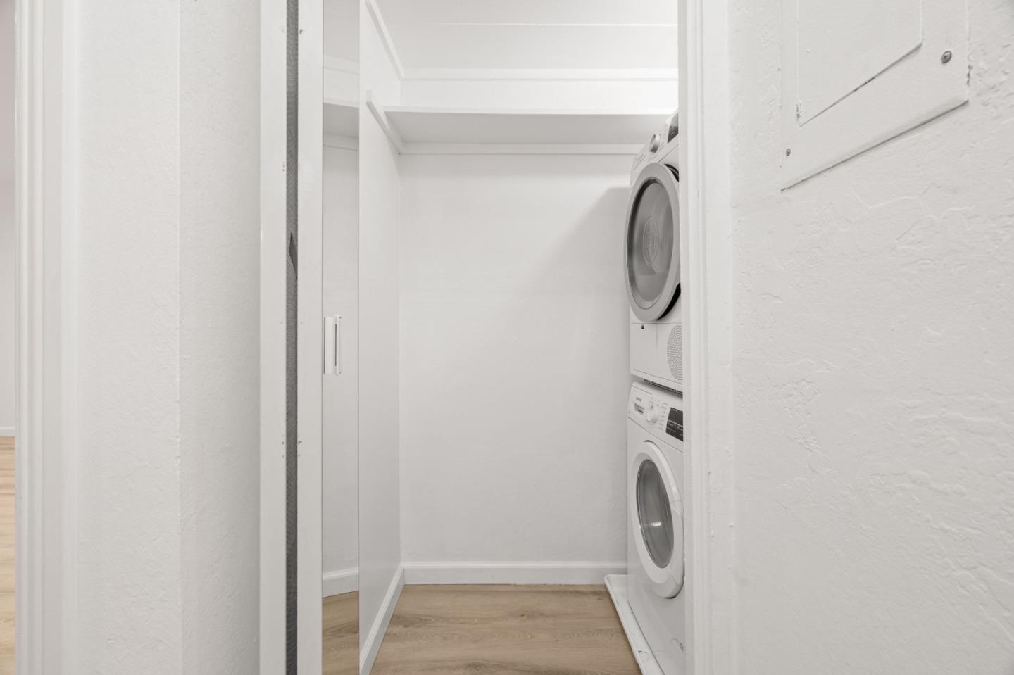 Detail Gallery Image 22 of 28 For 1033 Crestview Dr #207,  Mountain View,  CA 94040 - 2 Beds | 2 Baths