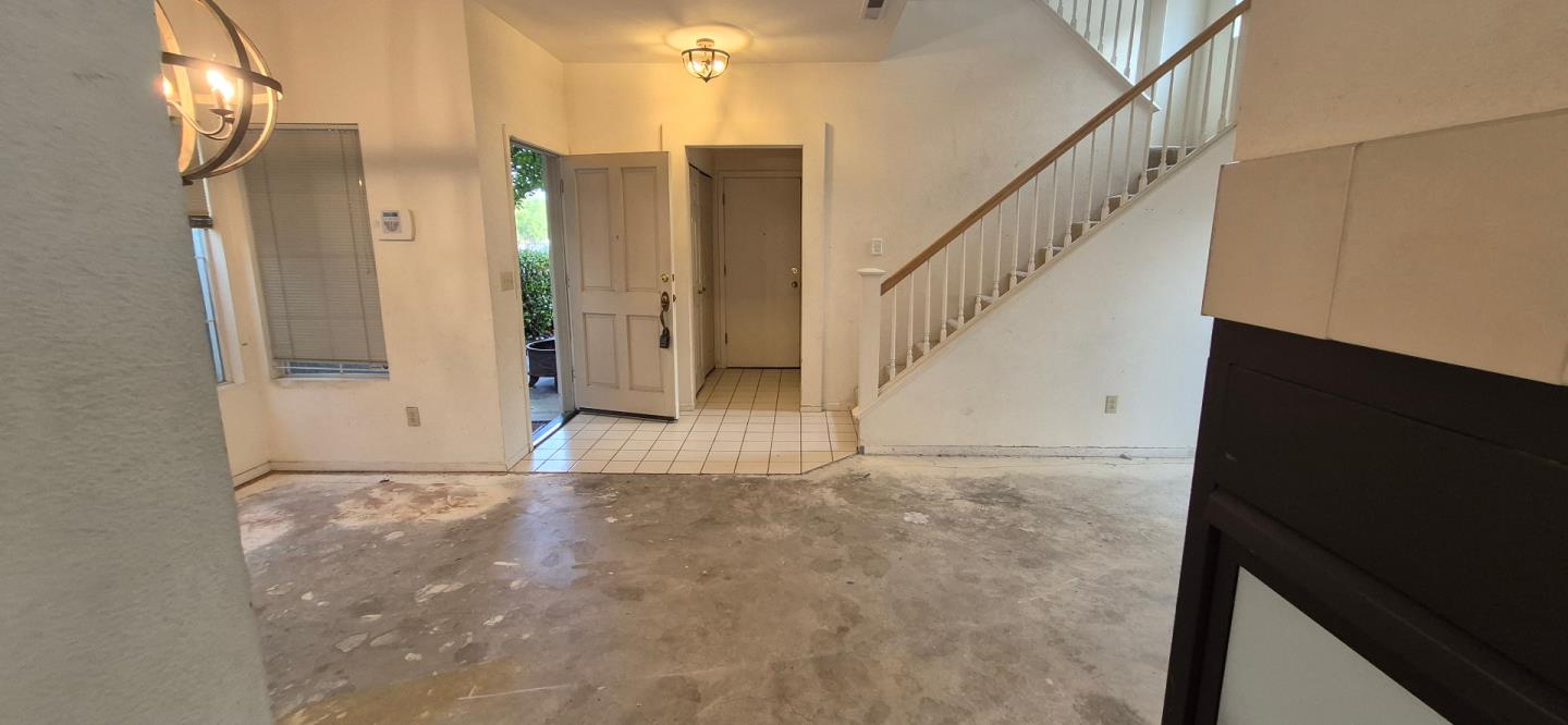 Detail Gallery Image 10 of 29 For 21854 Stonegate, Salinas,  CA 93908 - 3 Beds | 2/1 Baths