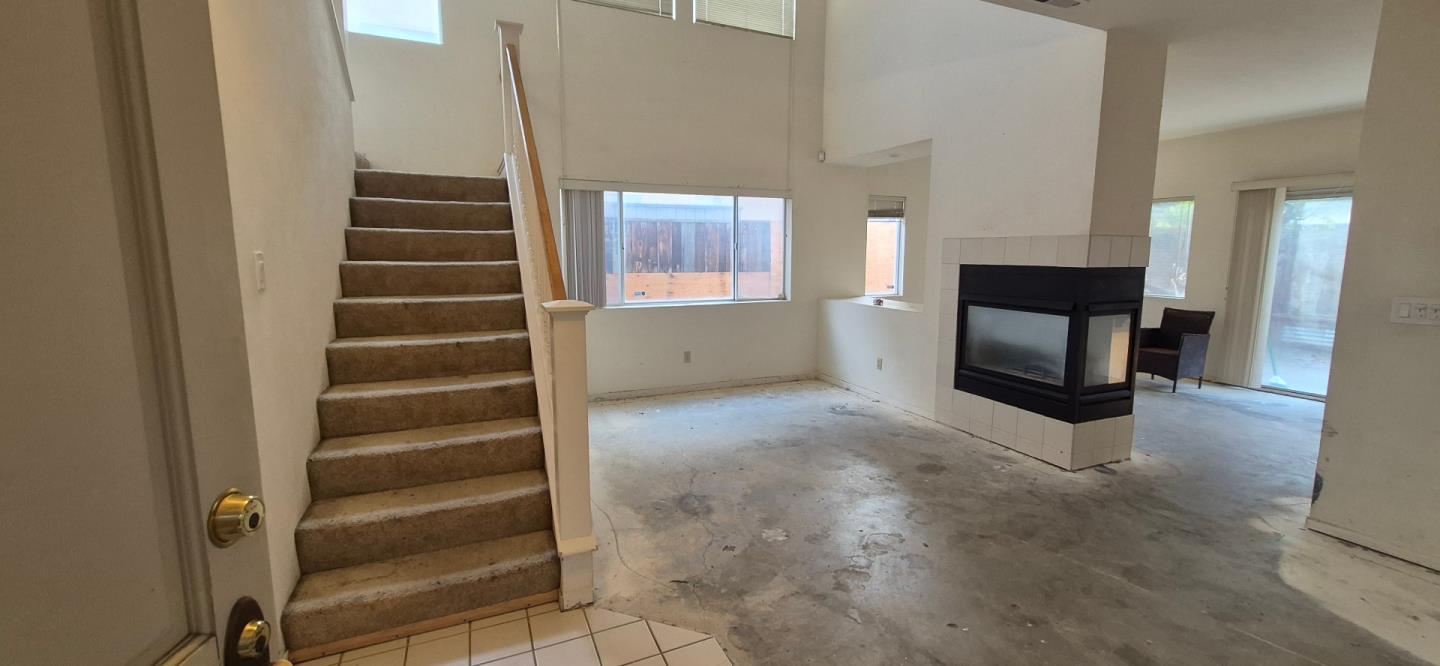 Detail Gallery Image 5 of 29 For 21854 Stonegate, Salinas,  CA 93908 - 3 Beds | 2/1 Baths