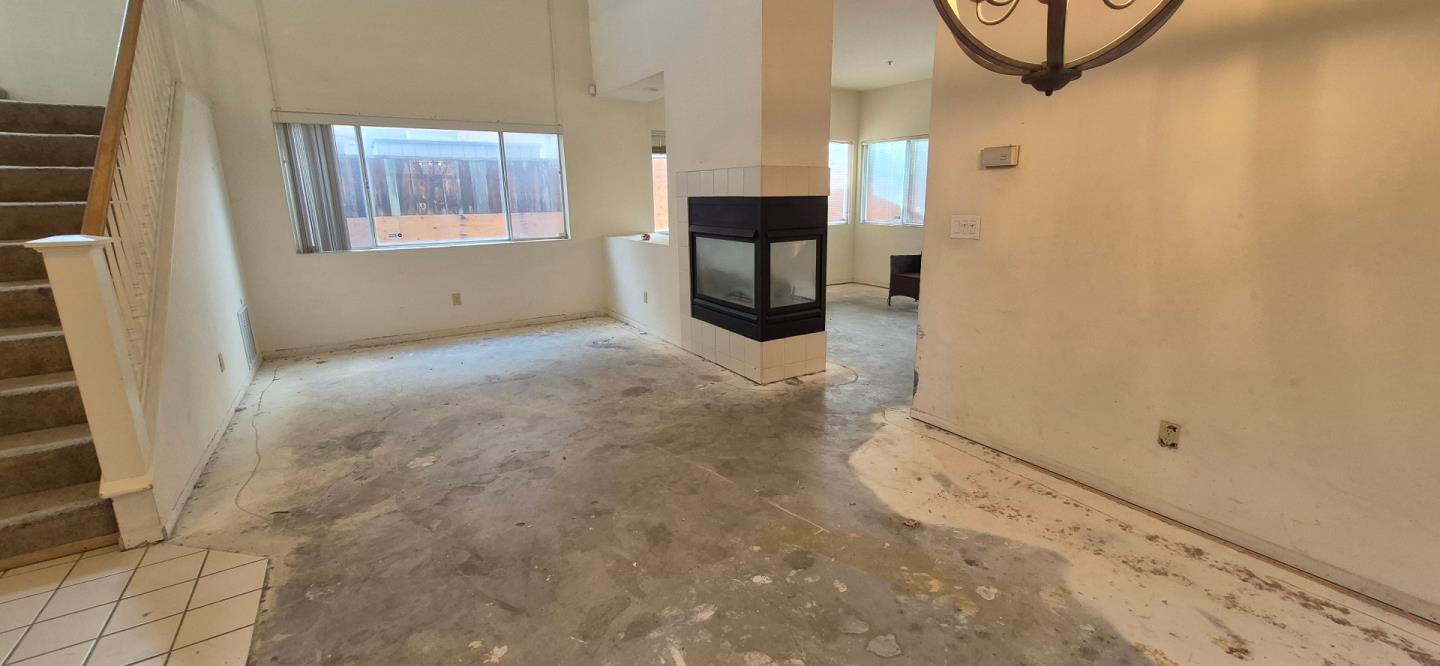 Detail Gallery Image 8 of 29 For 21854 Stonegate, Salinas,  CA 93908 - 3 Beds | 2/1 Baths