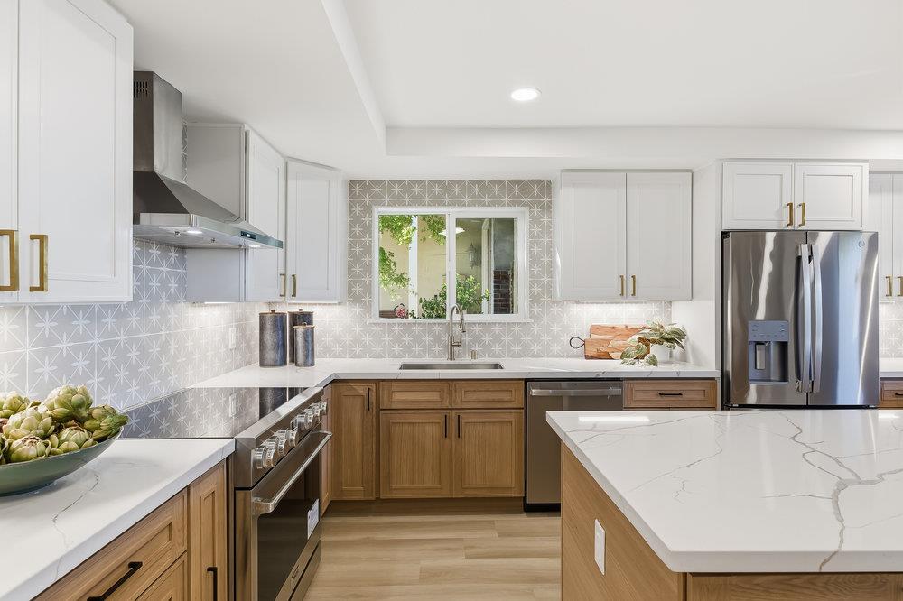 Detail Gallery Image 10 of 45 For 370 Burning Tree Ct, Half Moon Bay,  CA 94019 - 3 Beds | 3 Baths