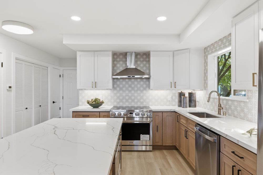 Detail Gallery Image 12 of 45 For 370 Burning Tree Ct, Half Moon Bay,  CA 94019 - 3 Beds | 3 Baths