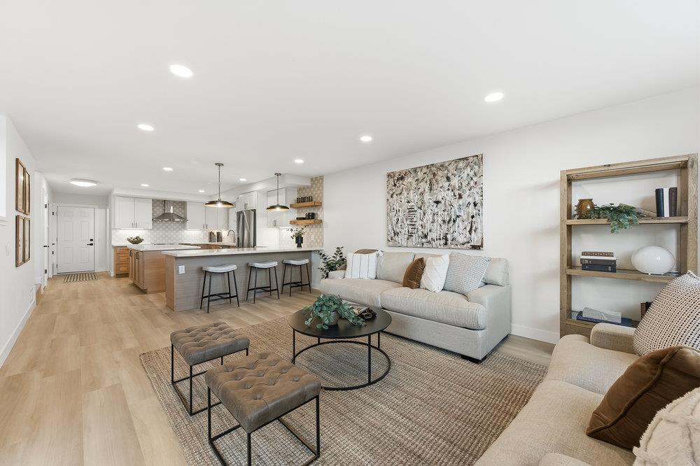 Detail Gallery Image 13 of 45 For 370 Burning Tree Ct, Half Moon Bay,  CA 94019 - 3 Beds | 3 Baths