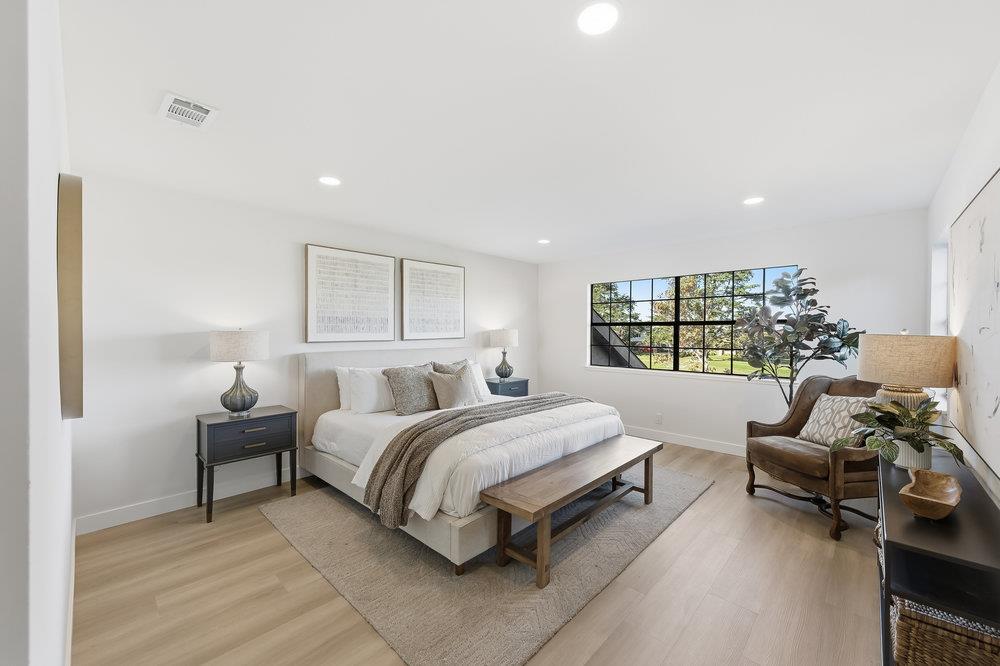 Detail Gallery Image 19 of 45 For 370 Burning Tree Ct, Half Moon Bay,  CA 94019 - 3 Beds | 3 Baths