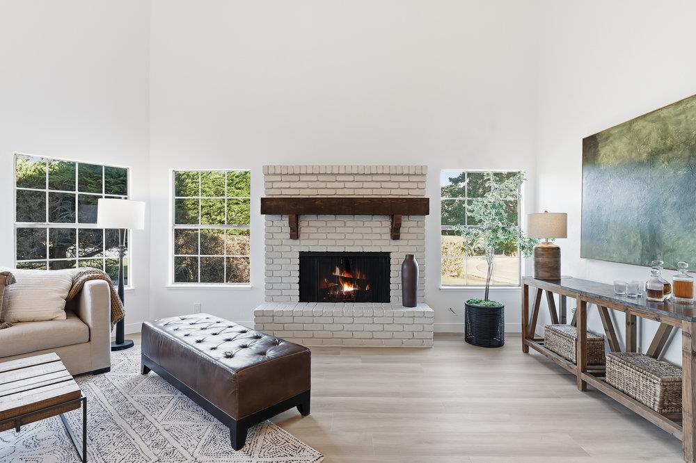 Detail Gallery Image 4 of 45 For 370 Burning Tree Ct, Half Moon Bay,  CA 94019 - 3 Beds | 3 Baths