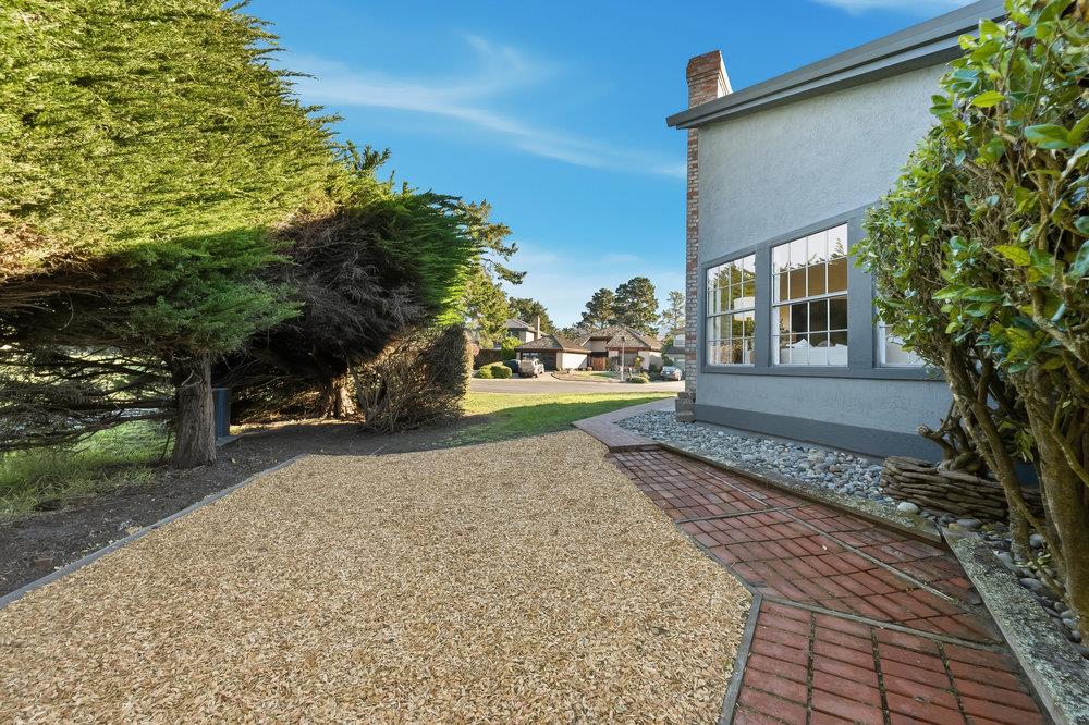 Detail Gallery Image 40 of 45 For 370 Burning Tree Ct, Half Moon Bay,  CA 94019 - 3 Beds | 3 Baths