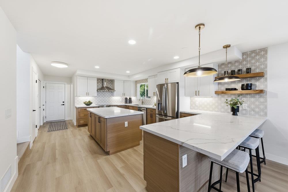 Detail Gallery Image 8 of 45 For 370 Burning Tree Ct, Half Moon Bay,  CA 94019 - 3 Beds | 3 Baths