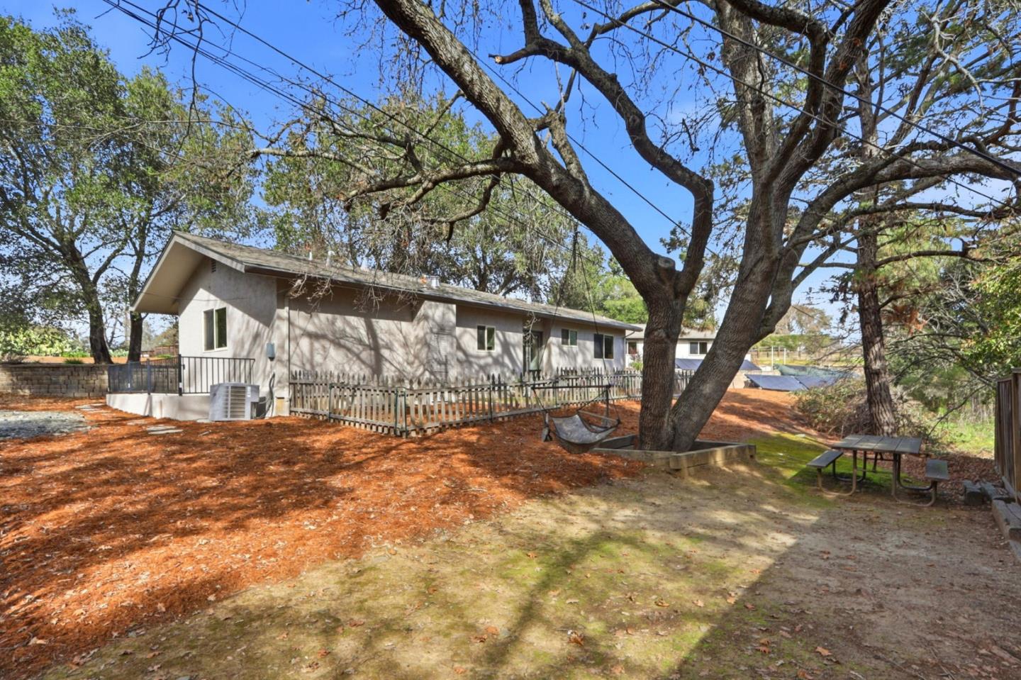 Detail Gallery Image 114 of 118 For 12387 Stonebrook Dr, Los Altos Hills,  CA 94022 - 5 Beds | 3/1 Baths