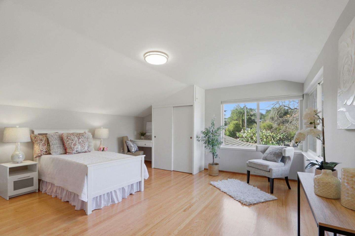 Detail Gallery Image 33 of 118 For 12387 Stonebrook Dr, Los Altos Hills,  CA 94022 - 5 Beds | 3/1 Baths