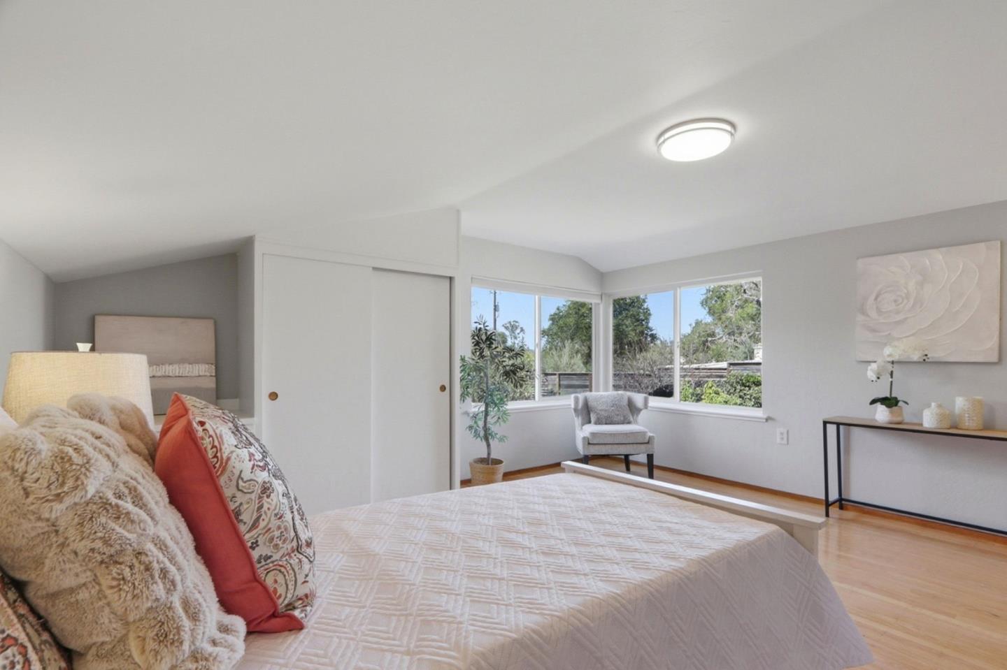 Detail Gallery Image 35 of 118 For 12387 Stonebrook Dr, Los Altos Hills,  CA 94022 - 5 Beds | 3/1 Baths