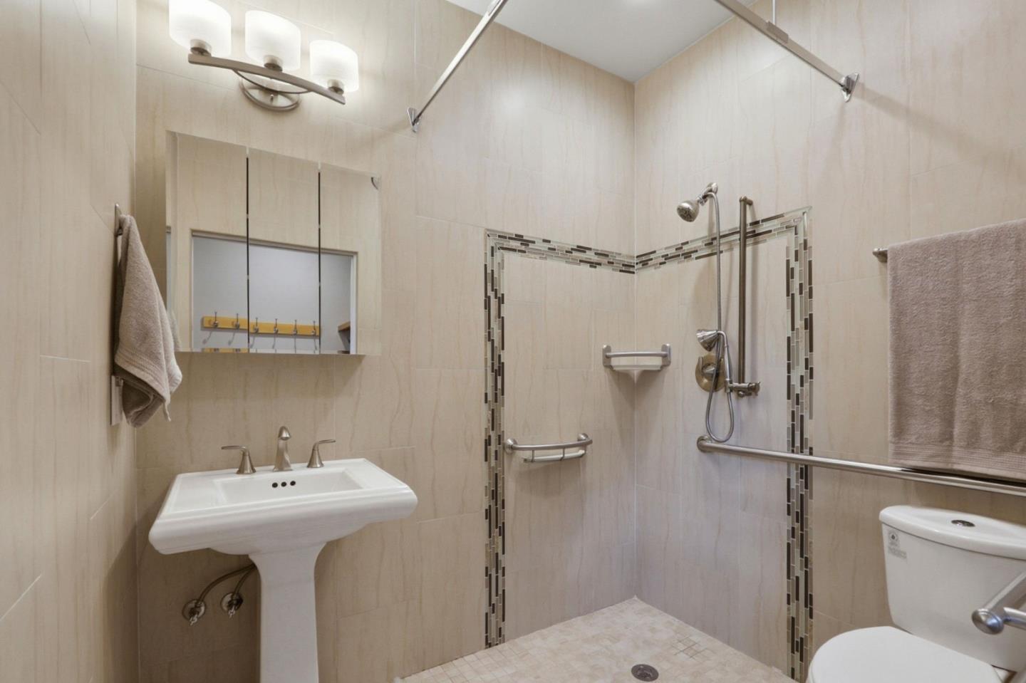 Detail Gallery Image 90 of 118 For 12387 Stonebrook Dr, Los Altos Hills,  CA 94022 - 5 Beds | 3/1 Baths