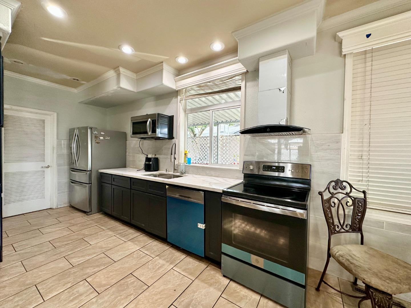 Detail Gallery Image 8 of 21 For 1520 E Capitol Expy #176,  San Jose,  CA 95121 - 3 Beds | 2 Baths