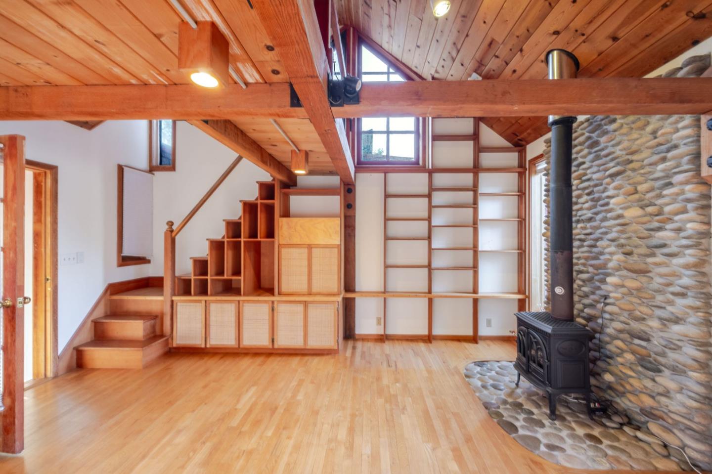 Detail Gallery Image 16 of 69 For 1009 Miramontes St, Half Moon Bay,  CA 94019 - 3 Beds | 4 Baths