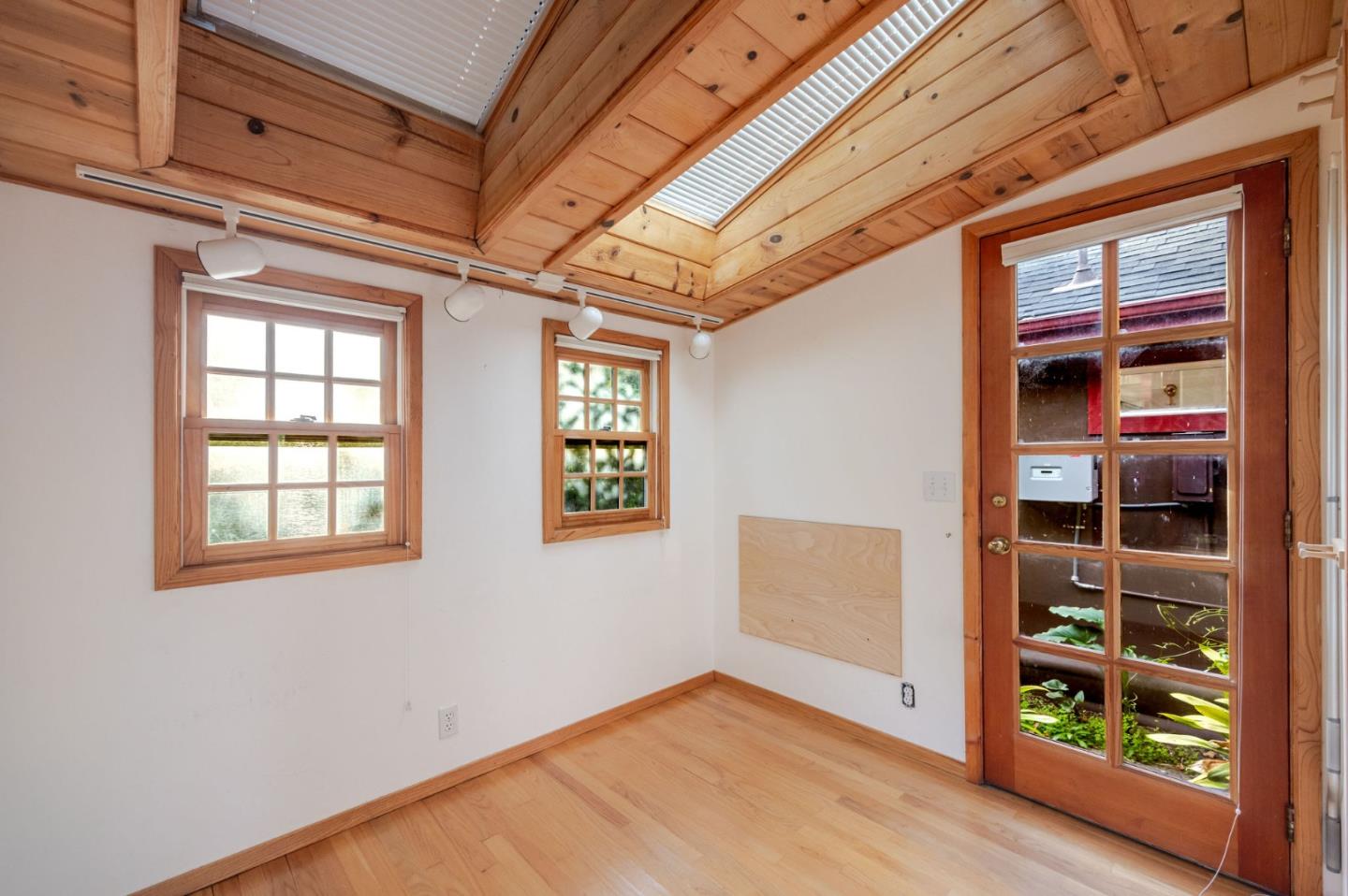 Detail Gallery Image 22 of 69 For 1009 Miramontes St, Half Moon Bay,  CA 94019 - 3 Beds | 4 Baths