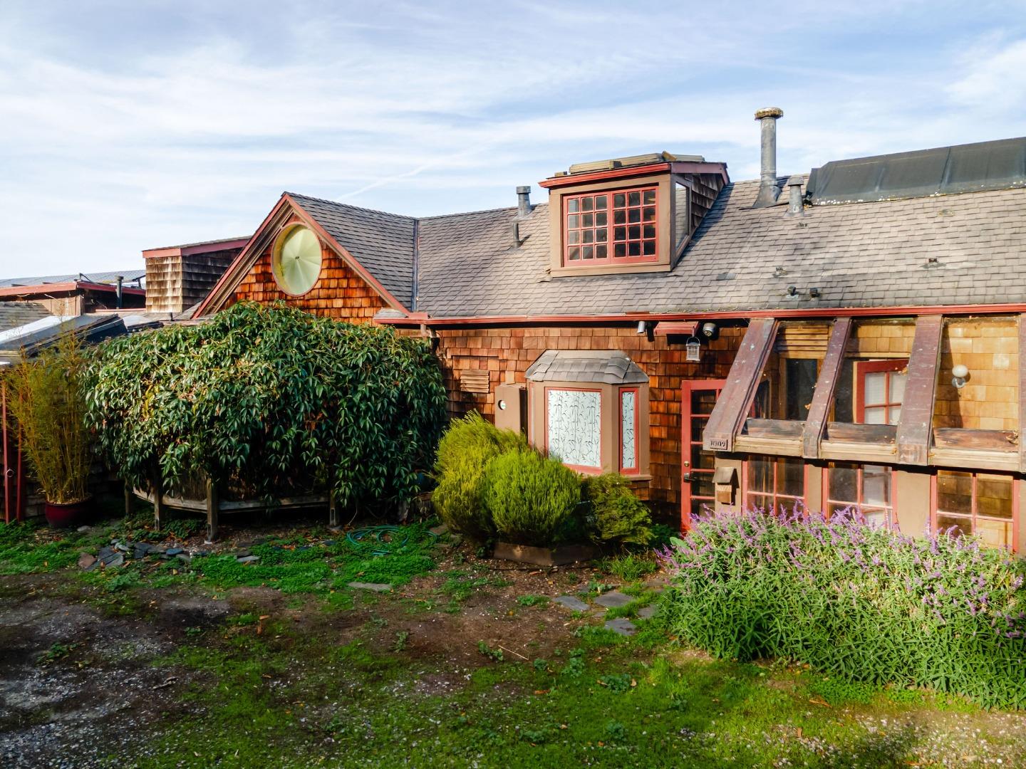 Detail Gallery Image 25 of 69 For 1009 Miramontes St, Half Moon Bay,  CA 94019 - 3 Beds | 4 Baths