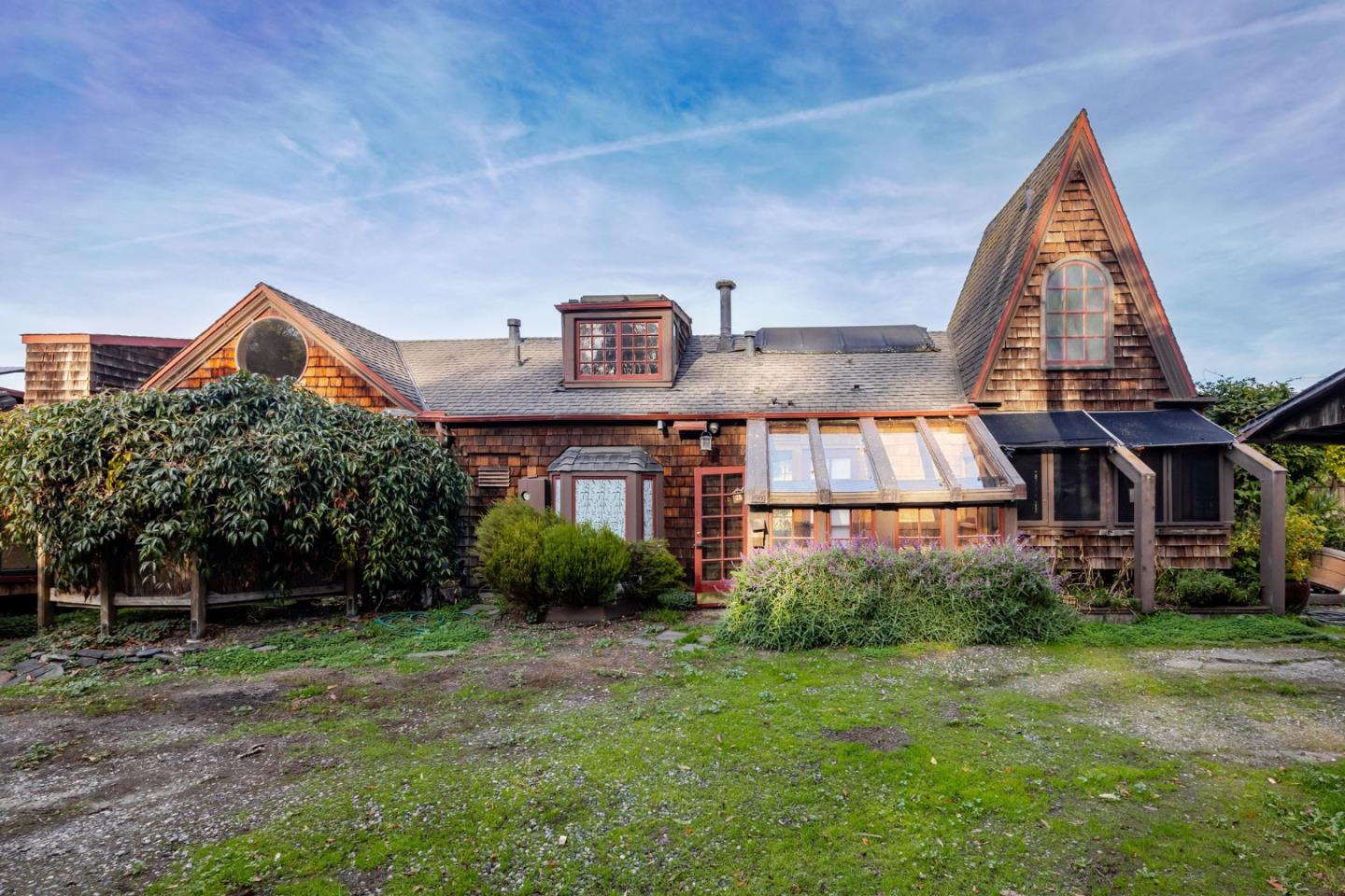 Detail Gallery Image 26 of 69 For 1009 Miramontes St, Half Moon Bay,  CA 94019 - 3 Beds | 4 Baths