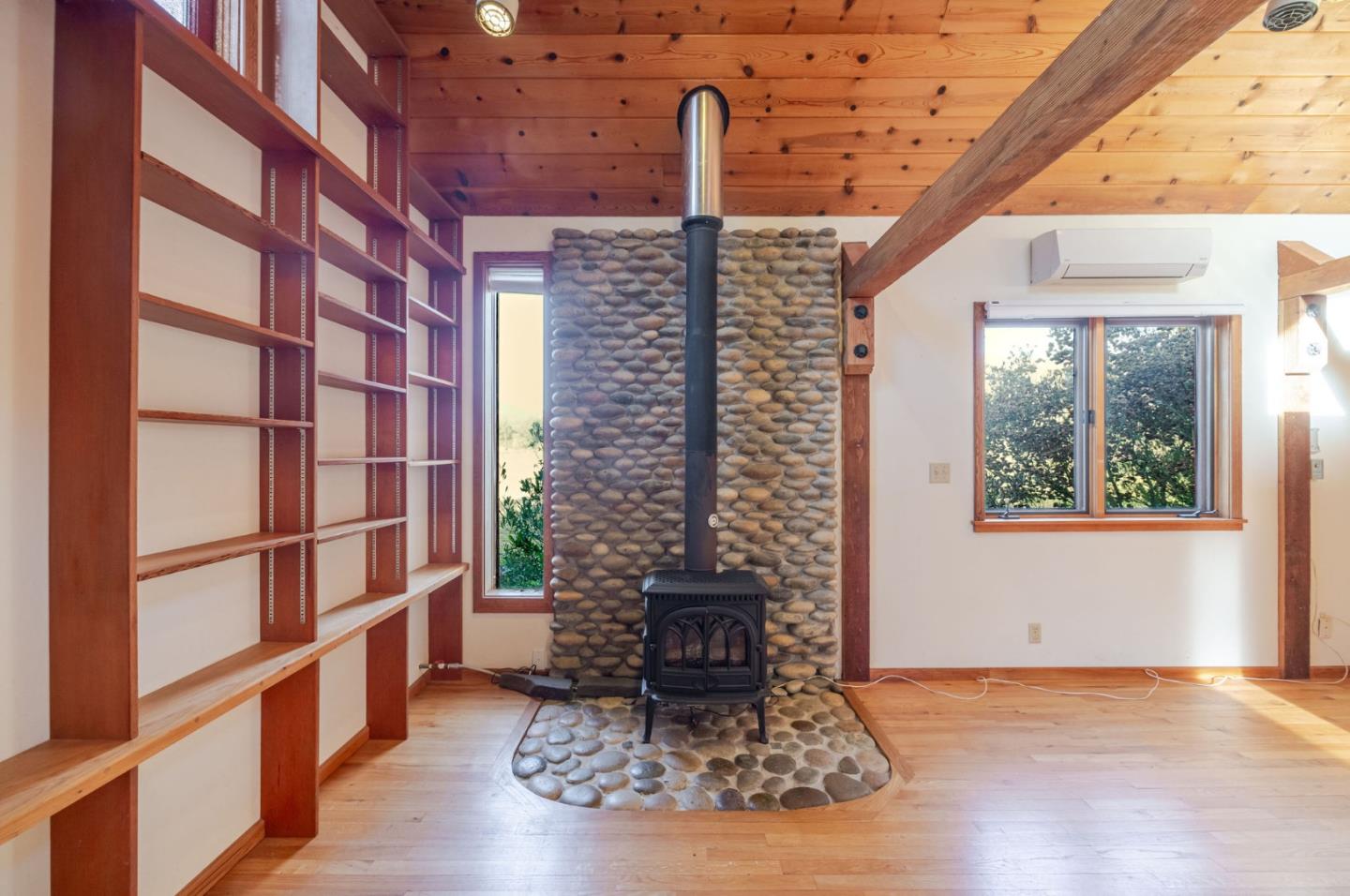 Detail Gallery Image 28 of 69 For 1009 Miramontes St, Half Moon Bay,  CA 94019 - 3 Beds | 4 Baths