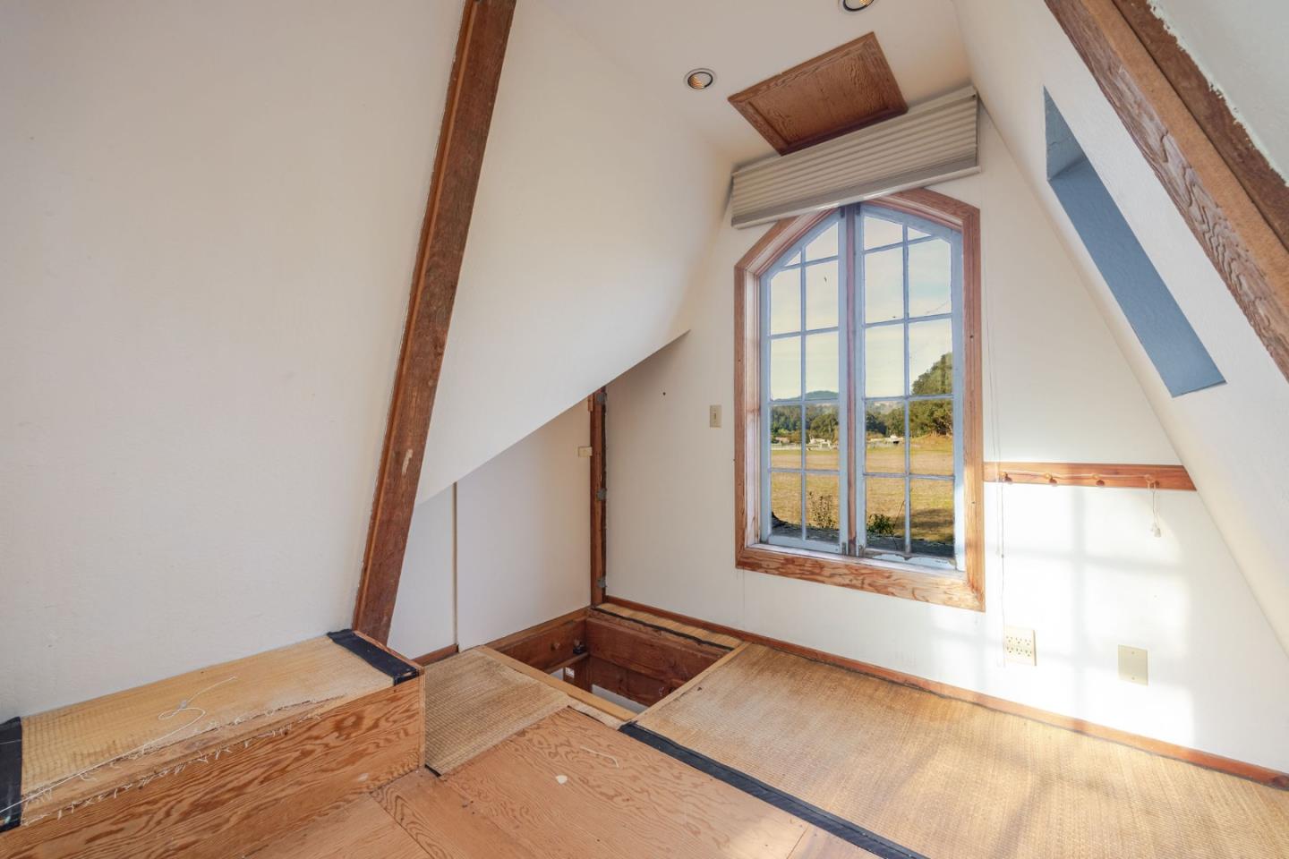 Detail Gallery Image 31 of 69 For 1009 Miramontes St, Half Moon Bay,  CA 94019 - 3 Beds | 4 Baths