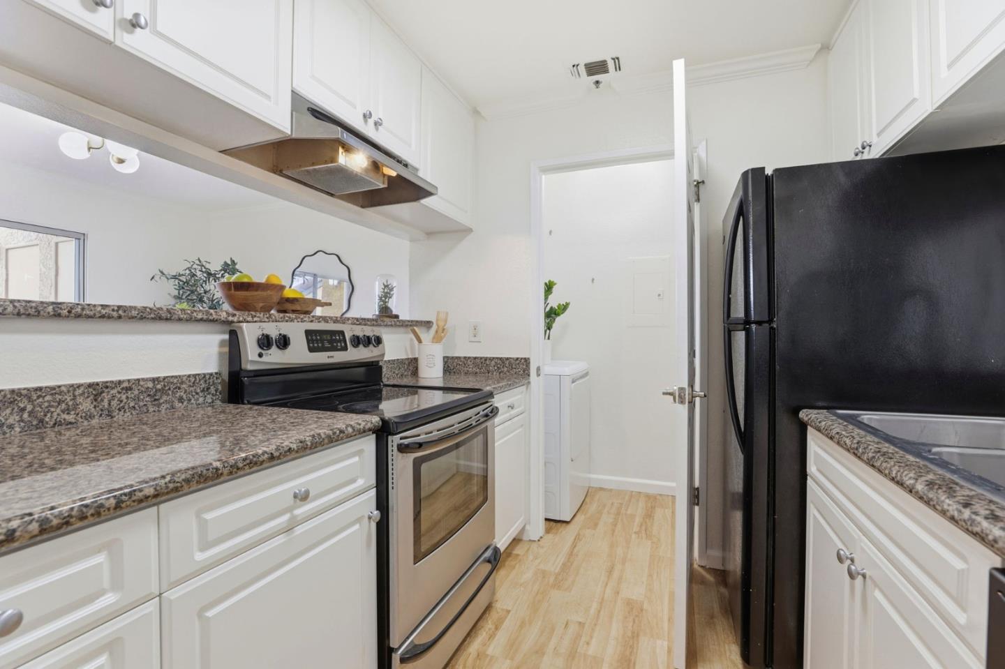 Detail Gallery Image 10 of 26 For 450 Bollinger Canyon Ln #390,  San Ramon,  CA 94582 - 1 Beds | 1 Baths