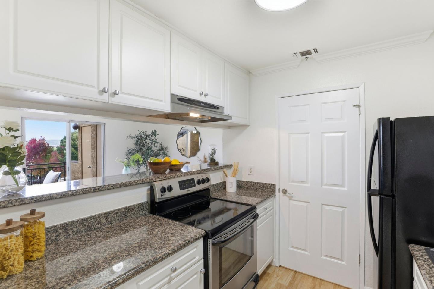 Detail Gallery Image 7 of 26 For 450 Bollinger Canyon Ln #390,  San Ramon,  CA 94582 - 1 Beds | 1 Baths