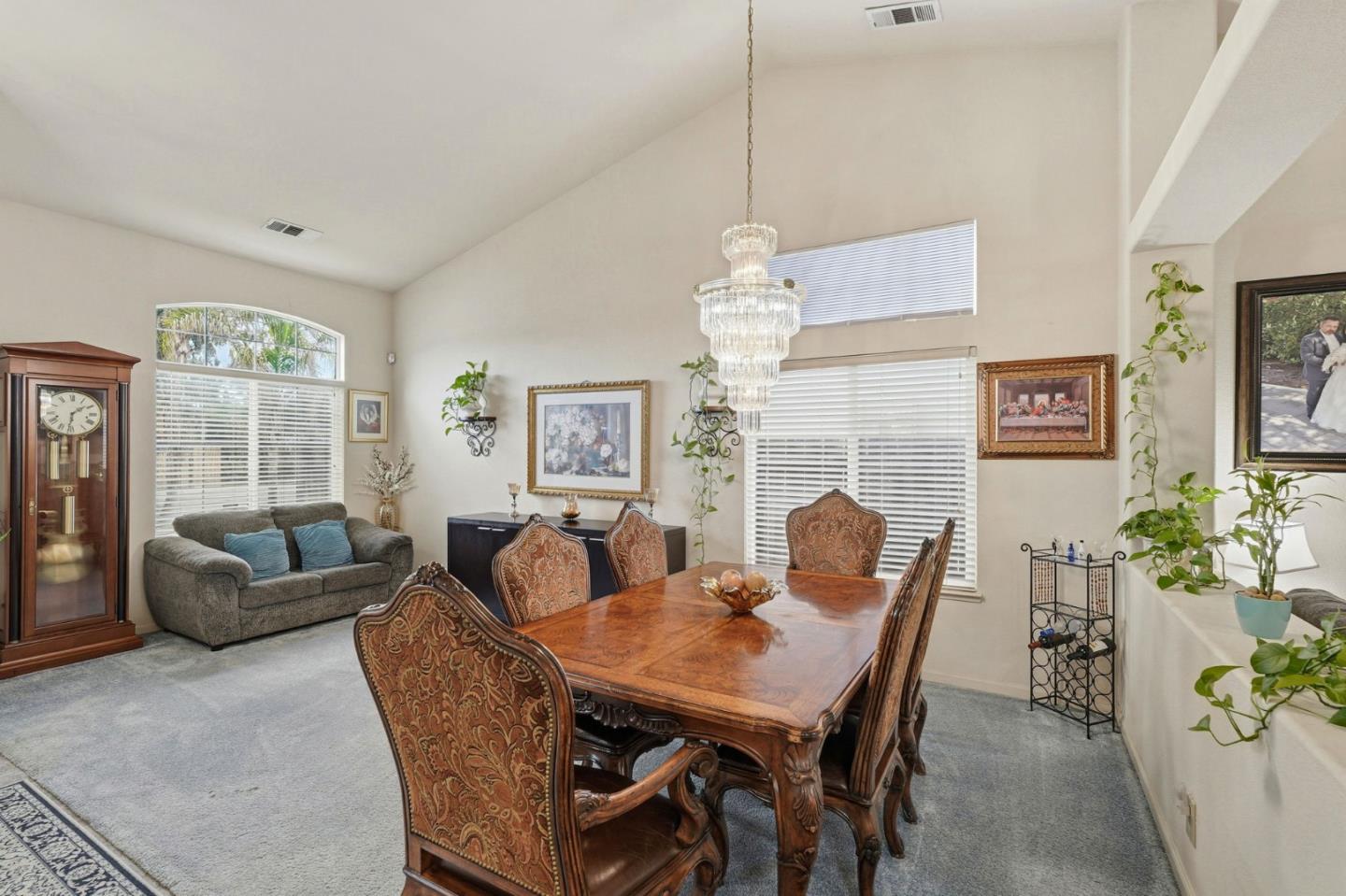 Detail Gallery Image 10 of 32 For 1883 College Greens Dr, Los Banos,  CA 93635 - 4 Beds | 2 Baths