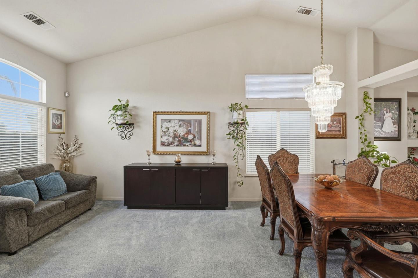 Detail Gallery Image 11 of 32 For 1883 College Greens Dr, Los Banos,  CA 93635 - 4 Beds | 2 Baths