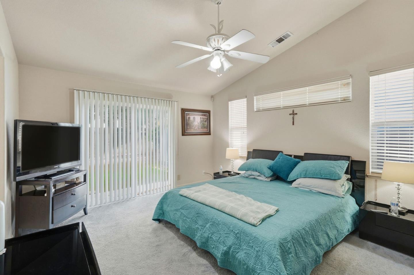 Detail Gallery Image 13 of 32 For 1883 College Greens Dr, Los Banos,  CA 93635 - 4 Beds | 2 Baths