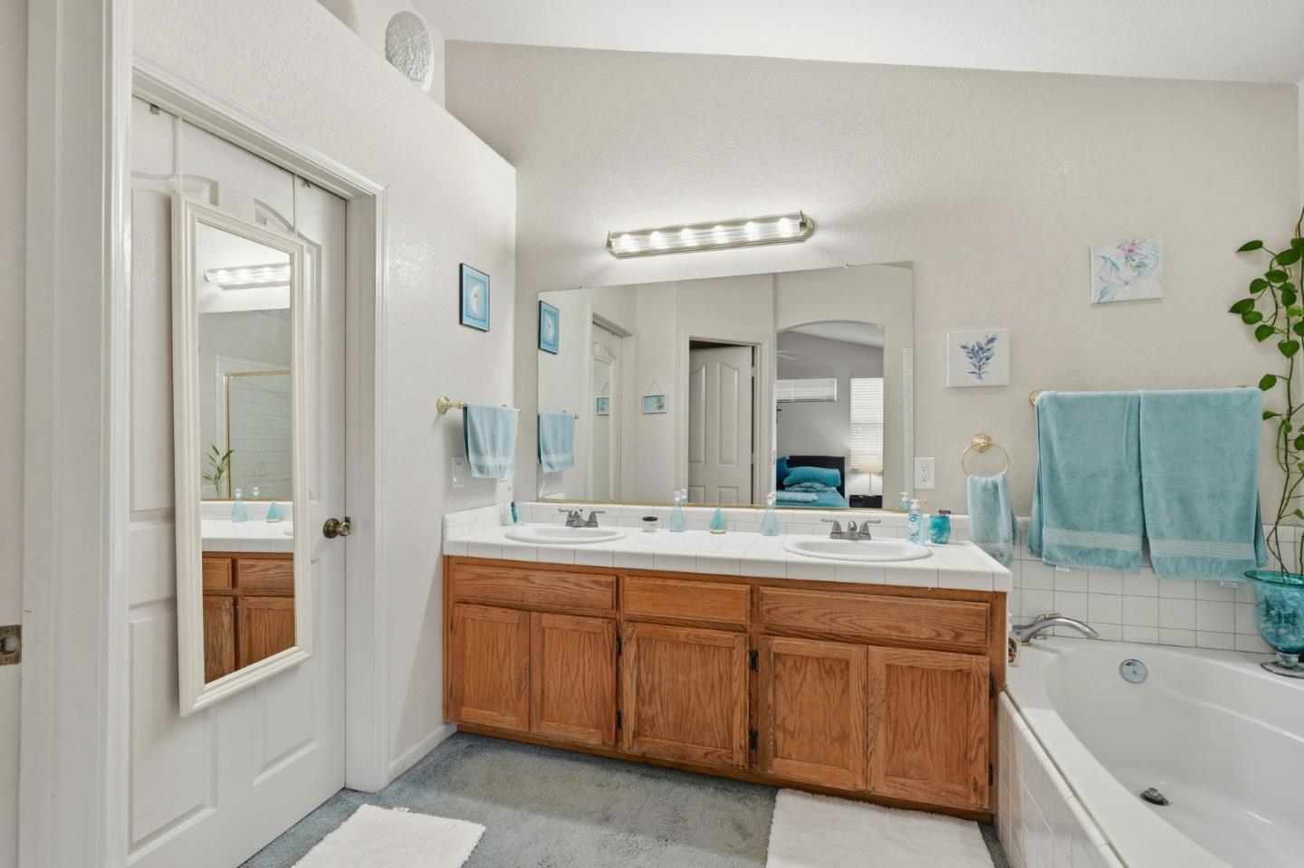 Detail Gallery Image 17 of 32 For 1883 College Greens Dr, Los Banos,  CA 93635 - 4 Beds | 2 Baths