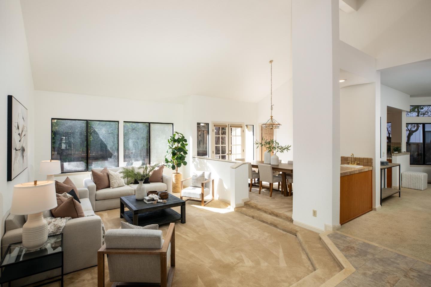 Detail Gallery Image 4 of 33 For 5935 Porto Alegre Dr, San Jose,  CA 95120 - 4 Beds | 2/1 Baths