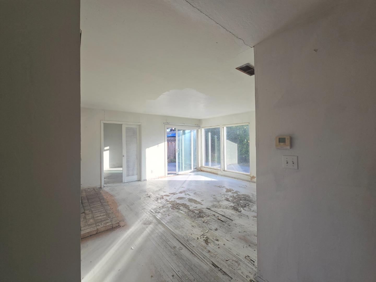 Detail Gallery Image 14 of 24 For 1355 Buchanan Dr, Santa Clara,  CA 95051 - 3 Beds | 2 Baths