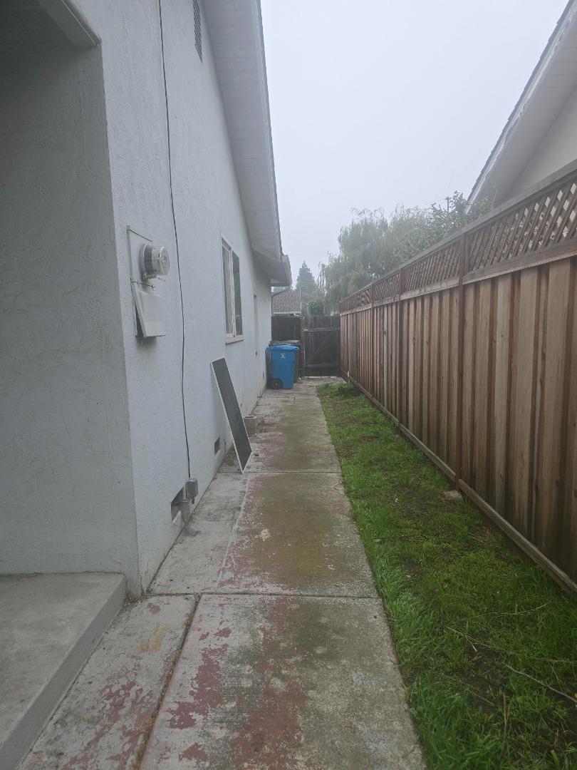 Detail Gallery Image 20 of 24 For 1355 Buchanan Dr, Santa Clara,  CA 95051 - 3 Beds | 2 Baths