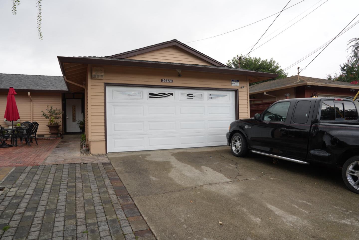 Detail Gallery Image 2 of 20 For 26280 Adrian Ave, Hayward,  CA 94545 - 3 Beds | 2 Baths