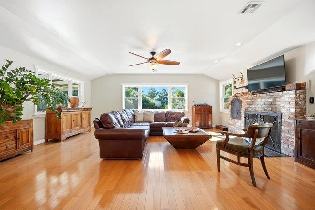 Detail Gallery Image 9 of 57 For 11265 Canyon Dr, San Jose,  CA 95127 - 2 Beds | 2 Baths