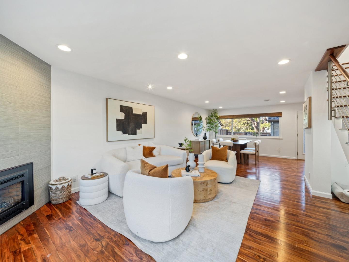 Front Image Thumbnail for ML82028083